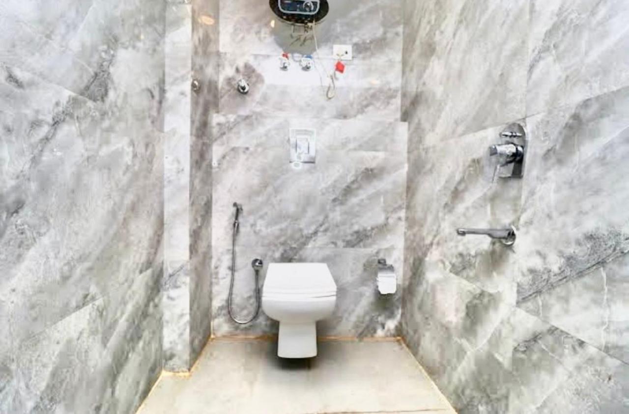Hotel The Glory Near Delhi International Airport نيودلهي المظهر الخارجي الصورة